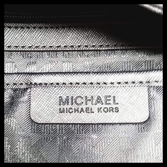 Michael Kors Hamilton Large Saffiano Leather Tote Black With Gold - Picture 15 of 16